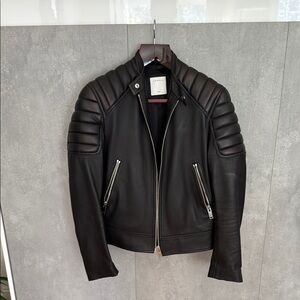 Sandro PERFECTO Black Classic Leather Jacket with Quilted Shoulders